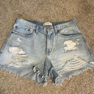 Abercrombie Curve Love Boyfriend short